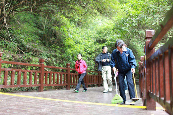 ���^����